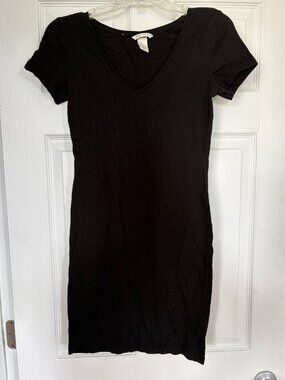 Ladies H&M Basic black shirt dress size small